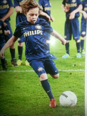 Ik ben Kyan 10 jaar oud en ik voetbal bij mvv Alcides uit Meppel psv eindhoven