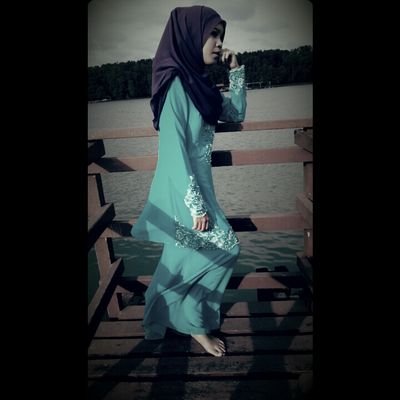 young pianist | 19 y/o | mat nayan's daughter | dip in fashion designer
