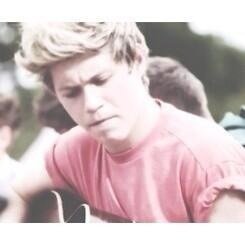 tbhobsessed3's profile picture. Spam account dont follow here :)