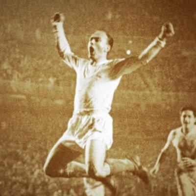 Mi equipo tiene 15 copas de Europa.Mi familia, mi chica y mis amigos por delante de todo. un buen vino, un buen viaje y a vivir que son dos días!!!