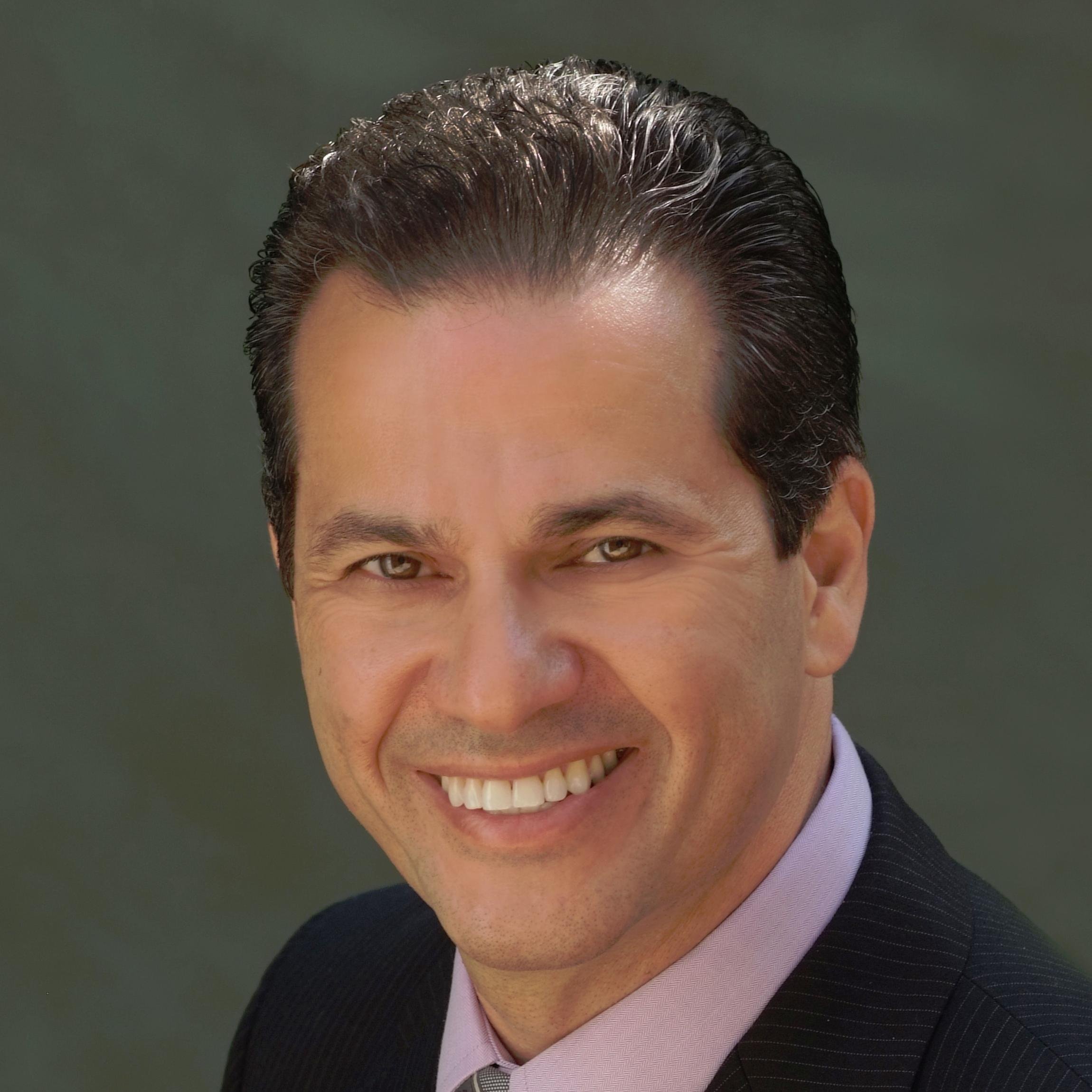 Dr. Muradian graduated USC School of Dentistry in 1996 where he received awards for achievement in Prosthodontology, Periodontology, and Dental Implantology.
