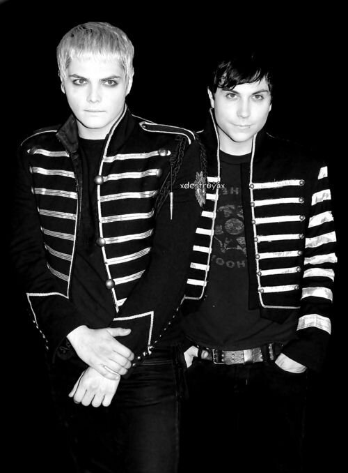 Pierce the veil is love, pierce the veil is life. my chemical romance is amazing. gerard way is absolutely perfect. bvb is great. Mew ^~^