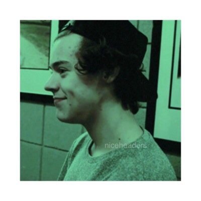 Follow @orgasmstyles because she gave you a free follow