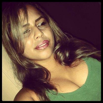 Apenas uma mulher vivendo num mundo surreal e estresante,tentando apenas ser ser feliz:)