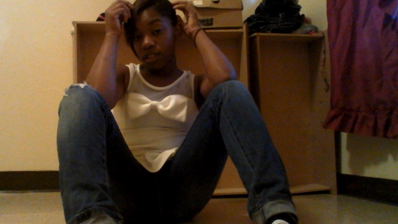 Im 16 I Sing And Dance Im Cool Nice Friendly Goofy I Keep It Real Cause Im loveable and I love me some lightskinn boys