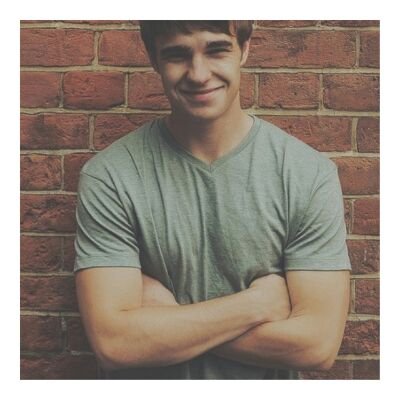 Nico Mirallegro | 21 | etero | single | Se i sentimenti si dovessero spiegare si chiamerebbero spiegazioni. | kik: nicoallgdr