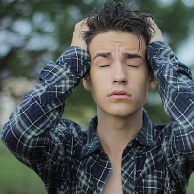 Hey guys! @carpentersider & @into_mendes gave you a follow so you should follow them! They follow back btw