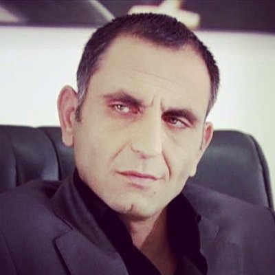 ‏رضا ربي اولاً،اكتب قناعاتي وافكاري وما أؤمن به،وليس بالضروره ما اكتبه يعكس شخصيتي،شخصيه مزاجيه،اؤمن بالغباء احياناً..*اذا لم تبهرهم بذكائك..حيرهم بغبائك*