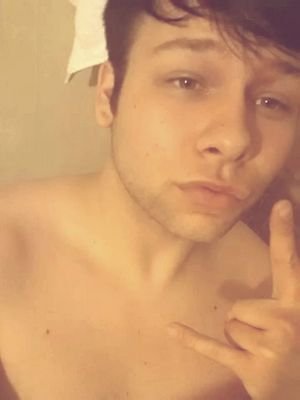 UrnoFalse's profile picture. 18+