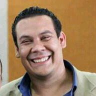 Contador Publico, hijo de unos bellos padres, padre de unos hermosos hijo y muy enamorado de la vida que Dios me dio por medio de mis padres Carlos y Helena.