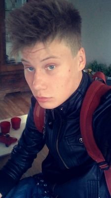 Ceddd-16years old- insta:cedricvdzeee-snapchat:cedricvdzee