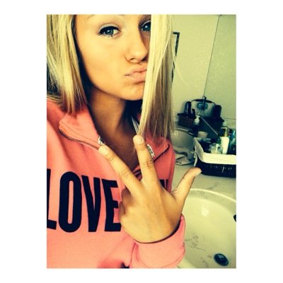 abbywolfeee's profile picture. be happy