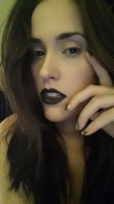 Aspiring actress who uses fake voices too frequently in everyday life. We're all mad here.