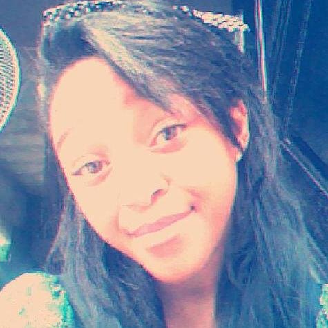 EU sou apenas uma 
simples garota tentando ser HAPPY !!!!