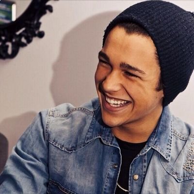 austin mahone follows
