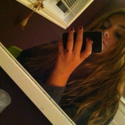 Follow me and I will follow you back. fact about me:I am 14 years old •My first language is French but I also talk english and spanish •Im from Montreal
