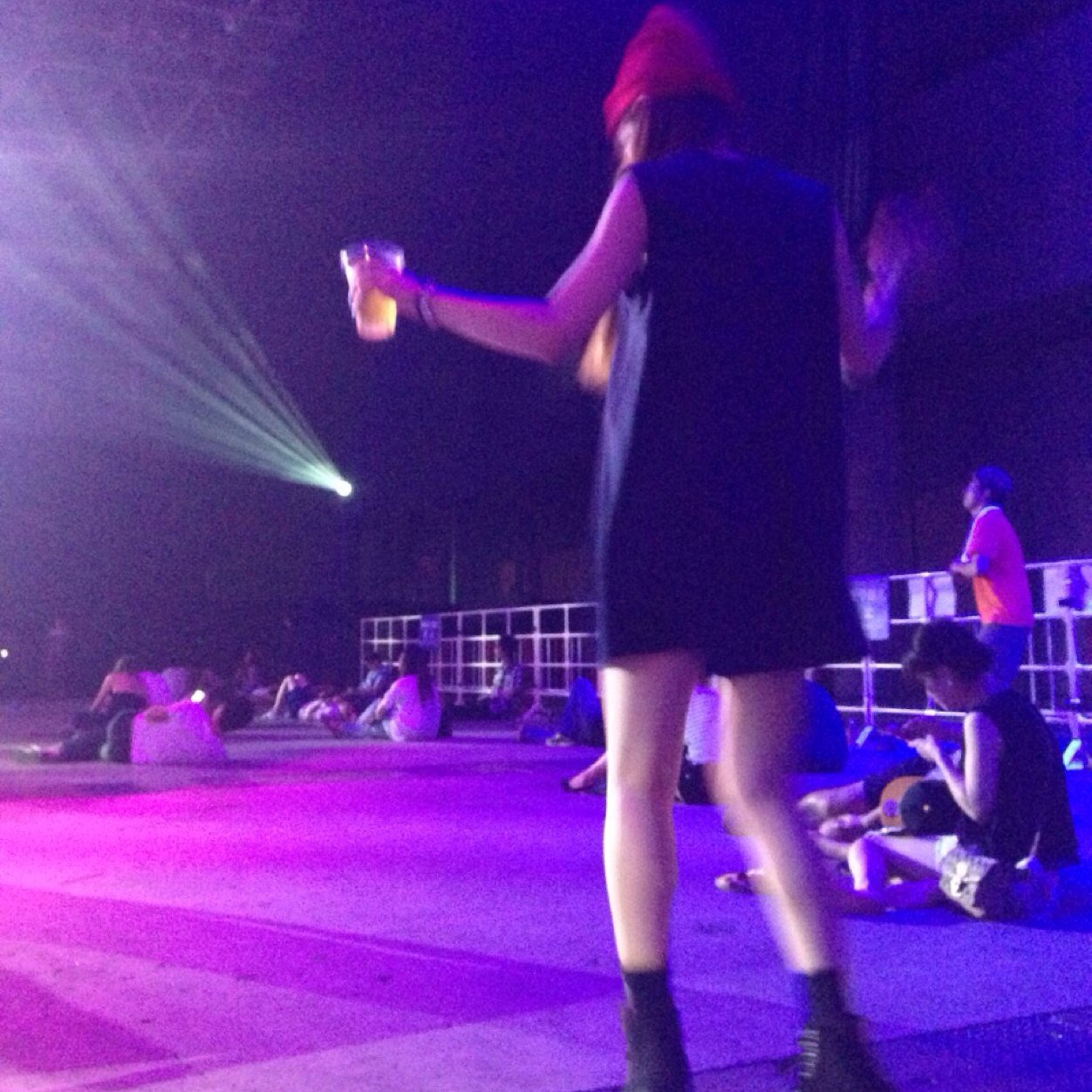 素敵な音楽と美味しいお酒とかわいい洋服とゆるい動物がいれば幸せになれます( ´ ▽ ` )ﾉ
