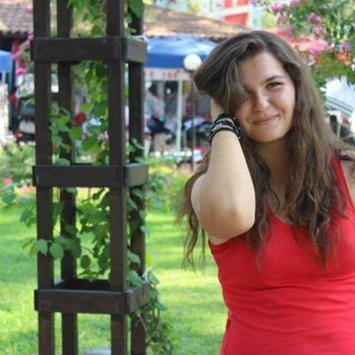 lk_uur's profile picture. Kemer/ANTALYA Liveradio çünkü, arkadaşlarım sürekli şarkı söylememden çok şikayetçiii