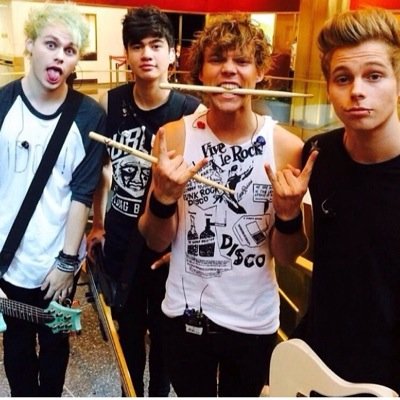 live_love_irwin's profile picture. So yeah i kinda am in love with 5sos