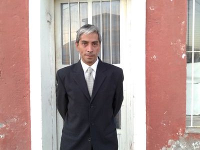 Salteño, diseñador grafico, informatico, comunicador, periodista de a ratos, filósofo renegado consecuente de su pensamiento