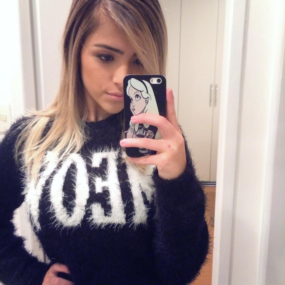 Divaaa lindaa @GabiLuthai te adorooo muitoo *----*FC Oficializado e seguido pela Gabi dia 18//10/13 as 16:08 hrs