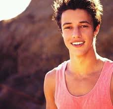CAMERON IS MY SUNSHINE. FAN PAGE PLEASE BECOME A FAN RT AND FAV WHAT I POST PROMISE I WILL MAKE YOU DAY . OKAY WELL IM DONE HERE BYEEE BEAUTIFUL !!