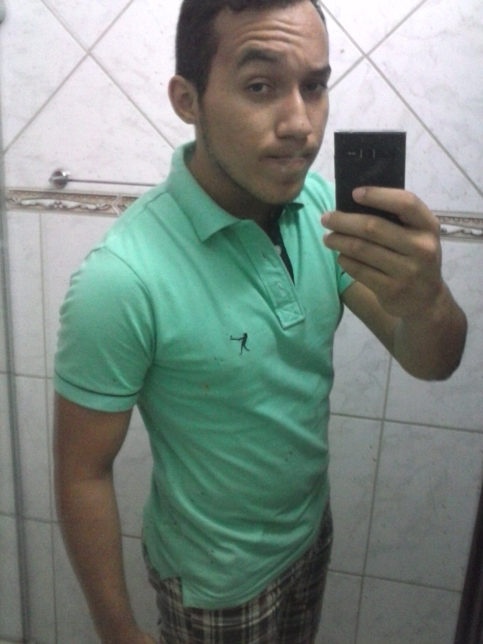 Sou uma pessoa muito legal , humilde , e gosto de fazer amizades verdadeiras, gosto dos meus inimigos ! E amo Meu Deus '