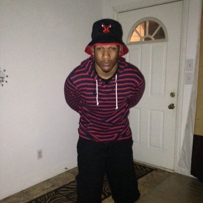 @SlimSHORTY_ , that's my girl. hooping is my hobby. Bitch i ball!! im random as shit.