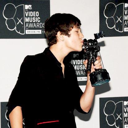 Twitter criado para mutirões de votos para o VMA 2014! Votem: #voteaustinmahone
