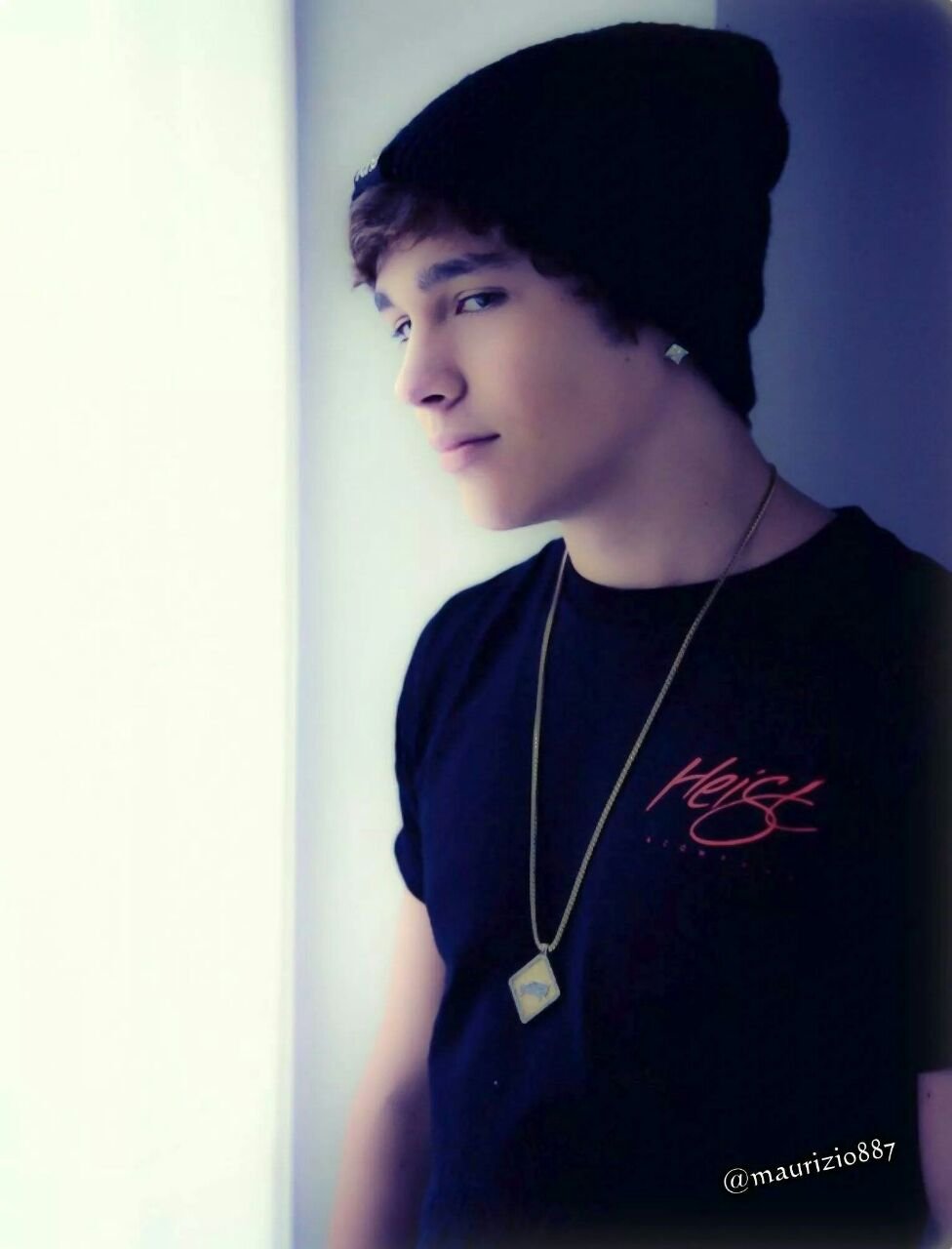 Sou uma zswagger mahomie e selenator  mais adoro a Demi Lovato  Me segeu sigo de volta
