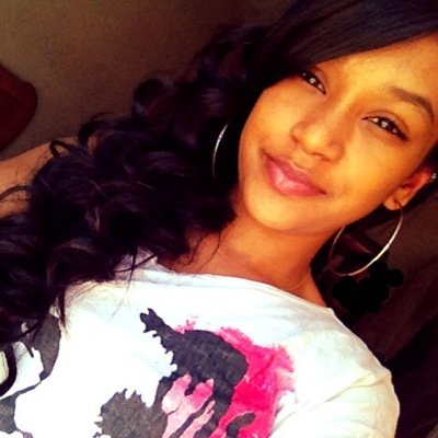 Sharrie_22 Profile Picture