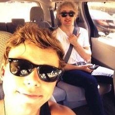 GO FOLLOW @michaelchippies SHE FOLLOWS BACK