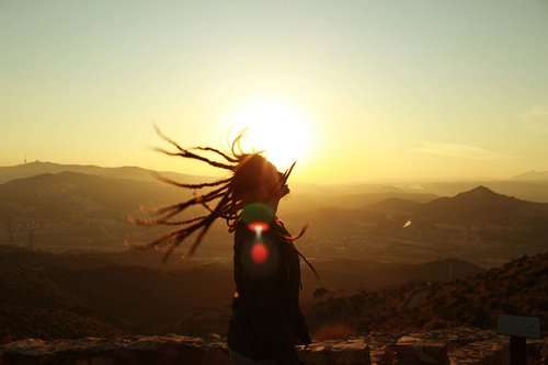 Para alguns a Paz é difícil de encontrar,sendo que ela está dentro de nós só temos que Abrir a nossa mente não para coisas ruins e sim para coisas positivas .