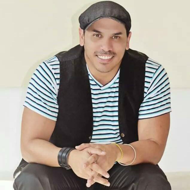 Cantante en Orquesta Adolescentes de Venezuela.