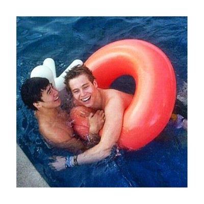l0nelyluke's profile picture. luke fucking hemmings :)