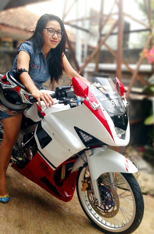 tieambar's profile picture. Big Fan of Manchester United • KPop & KDrama • @Khunnie0624 • @taeccool • 정용화 @CNBLUE_4 • Oh, Forgot! Fangirling is my middle name (◦^⌣^◦)♉