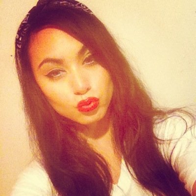 herbeautyissoul's profile picture. Forget it. Go with the flow. ✌️❤️