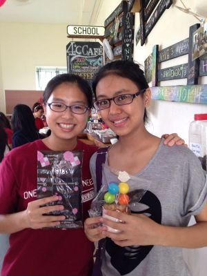jingru_blue's profile picture. Let us always meet each other with a smile :)