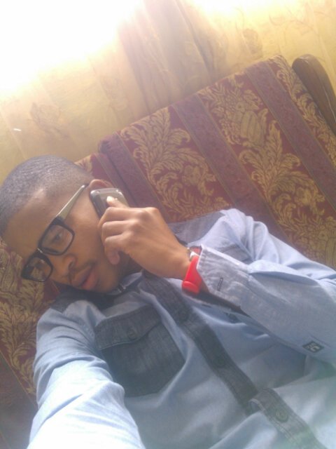 A normal persone who jst lives life like thrs no 2morrow n makin new frnds since I'm an frndly persne.:D