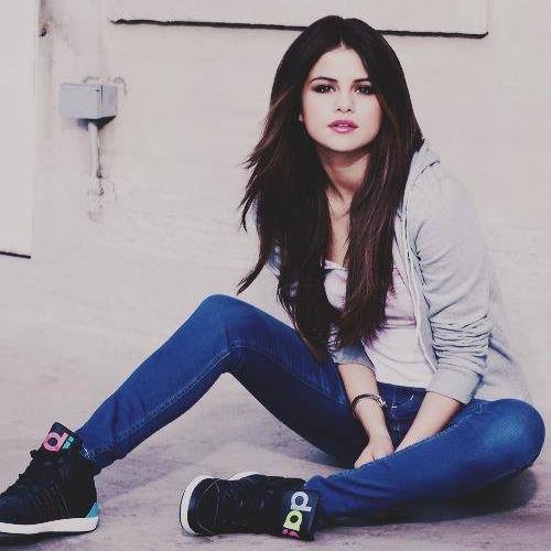 MrsGomez6's profile picture. 