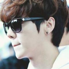 cute . hiqh schOoL stuDent . Leyteniianz . yoLanDa suRviVor . a qirL . 14 years oLd . kpOp aDDict . LuHaN LovEr 3 ^o^