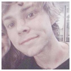 follow @xoxo_irwin if you want a free follow, she will follow you back and if you already follow her please fav the link below