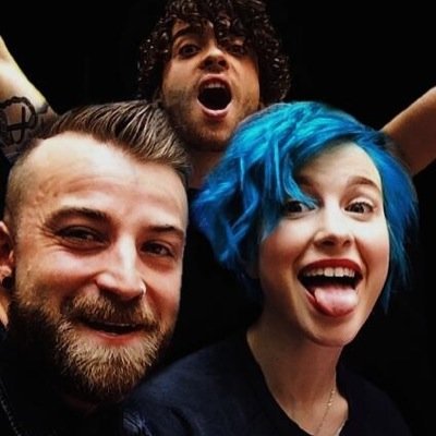 Tweeting Paramore reaction pics with relatable captions since 16/08/14