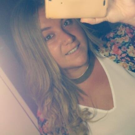 Con muchas ganas de sonreir y disfrutar :)