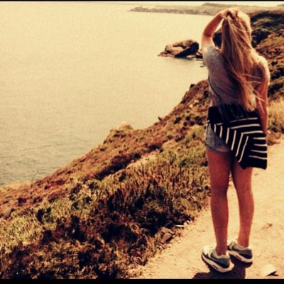 If someone says that you're not beautiful, turn around walk away so they can have a nice view of your fabulous ass. ♡