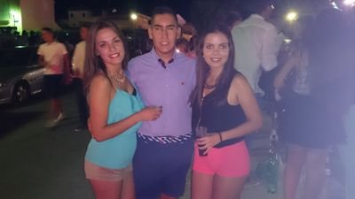 Fiestero,animado y nervioso!!! Amante de la vida y pasota de los ignorantes :)