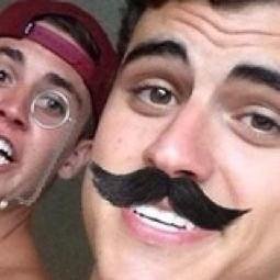 yo mami chu wanna buy a taco? chu lookin fine as hell, how bout chu head over to my main acc @zayumzayn and i give chu one for free how bout that huh?
