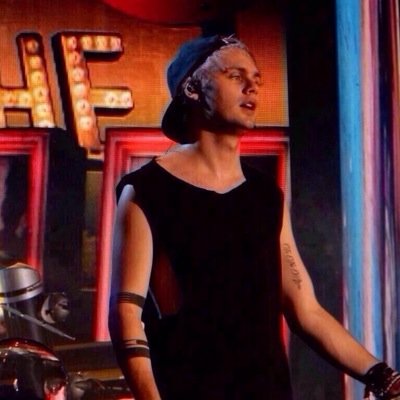 5SOS❤️Band account 02/06/13❤ Ashton 14/06/13❤ Mikey 26/07/13❤