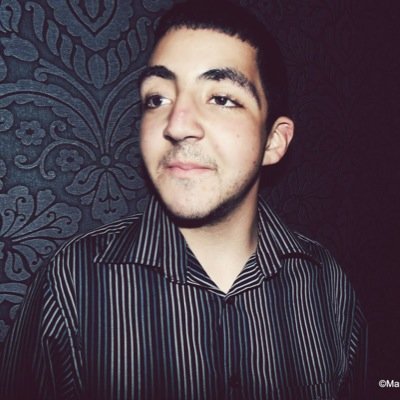 Hey my name is savva but my mates call me sav and i love to sing watch movies and having fun