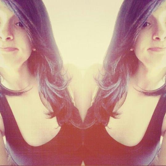 Euu queroo, Euu PossO . Euu  CoonsiigO   ;) Siimplees assim-  Twittando até o fim :p @onZe20 s2                                       São borja RS